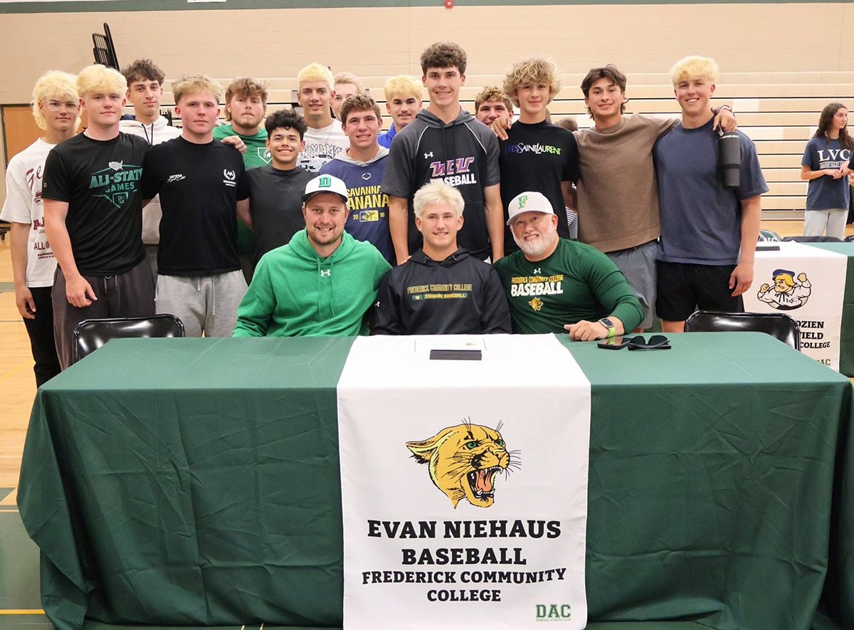 DonegalBaseball's tweet photo. ⚾️✍️ NEXT STOP: COLLEGE BASEBALL ✍️⚾️

Congrats to our three seniors continuing their baseball careers at the next level!

🟦 Ethan Laubach → Penn State Scranton 🟨 Evan Niehaus → Frederick CC 🟪 Caleb Rupp → West Chester University

Once an Indian, ALWAYS an Indian. 🌪️💚⚾️ https://t.co/hyLtSheC3J