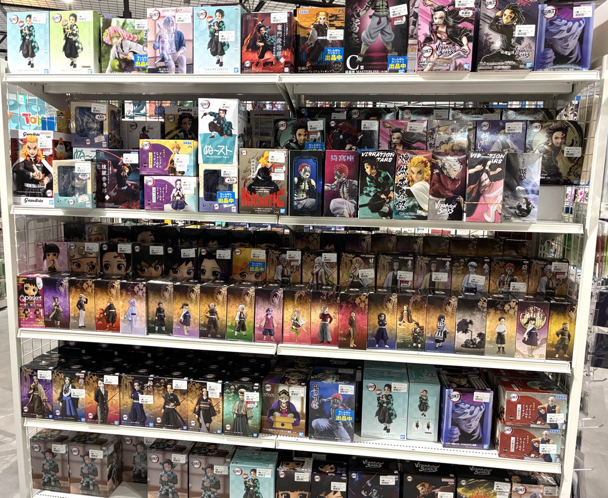 鬼滅の刃】売り場が超充実！🔥 フィギュア大量入荷により密度が限界