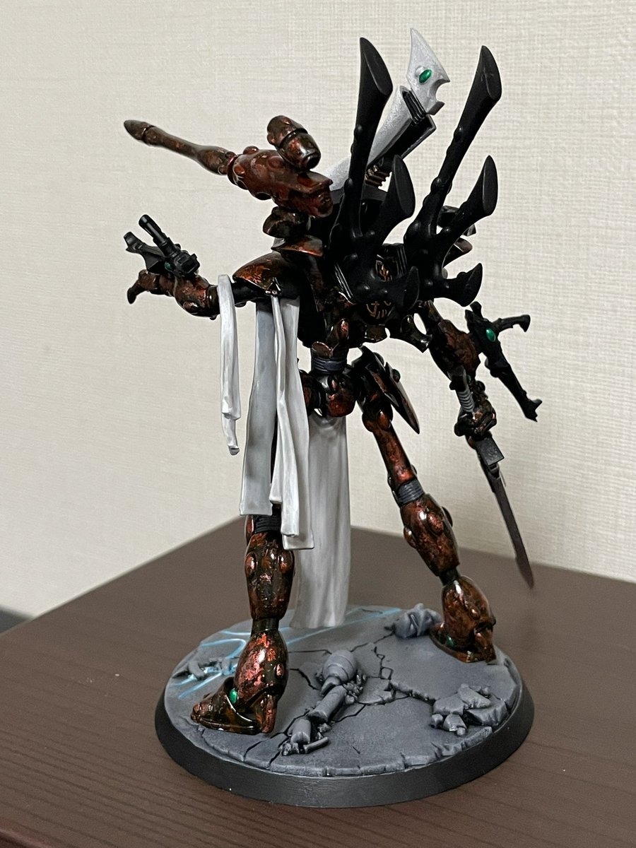AlikaUp's tweet photo. アエルダリ
レイスロード

ひとまず完成！とします。

切り貼りしてポーズ変更。
マントはライターで炙ったよ。
アエルダリの装甲は古代の不思議物質感出したかったのでラップ塗装にチャレンジ。
頭は大理石っぽくしたかったけど失敗したのでグラデーションかけて小顔化を図りました。
#ウォーハンマー https://t.co/FsBSVTVmzL