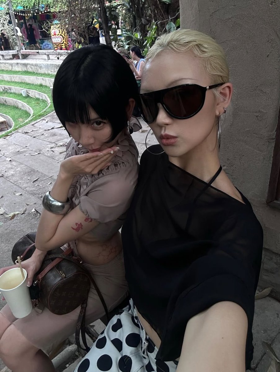 __Kenzo___'s tweet photo. 이런 퇴폐미가 어울리는 것도 일종의 재능이라고 생각한다.. https://t.co/S5NkKCeytf