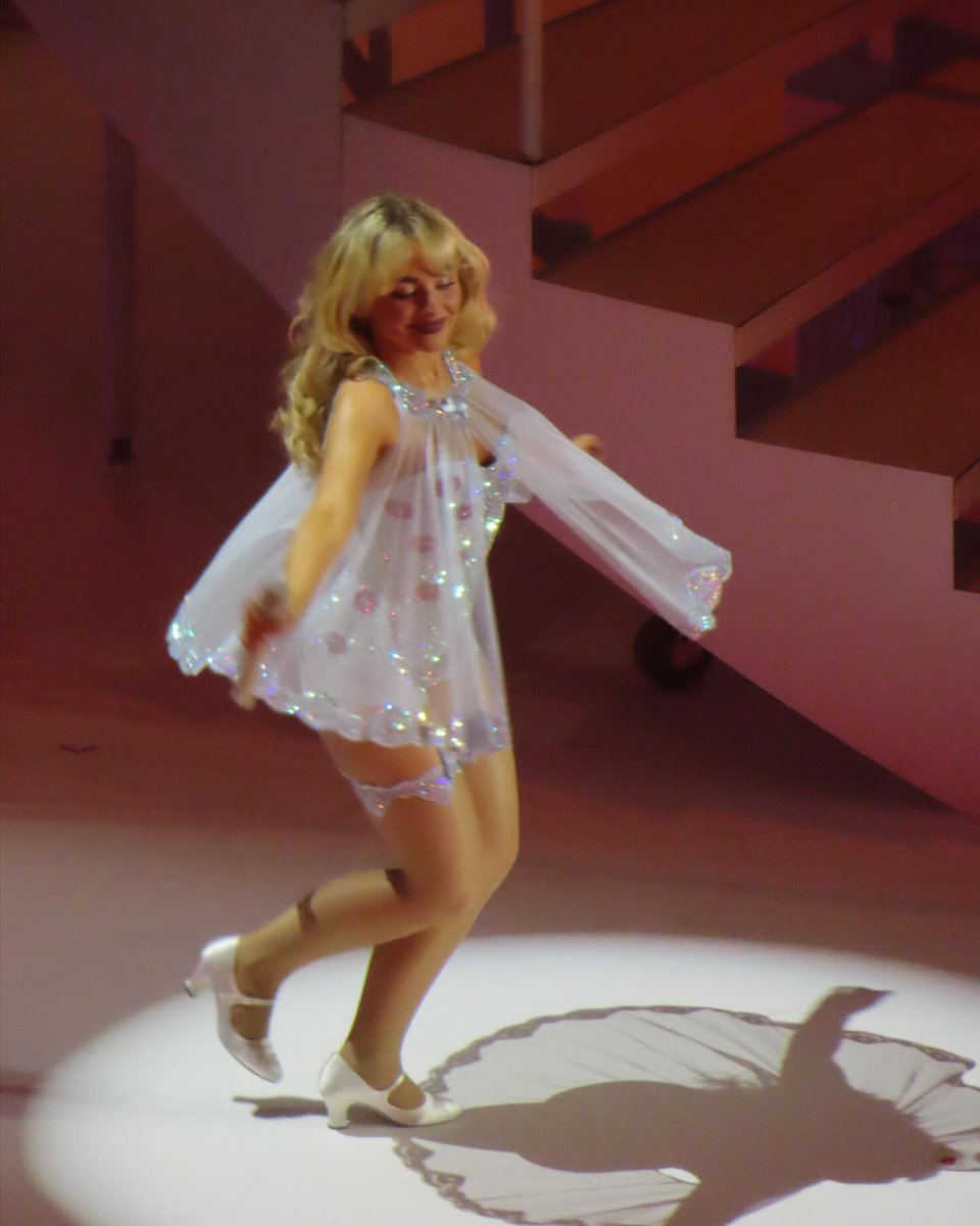 scarpenterfiles's tweet photo. she was a fairy 🧚🏻 https://t.co/2aYHMZ8ILZ