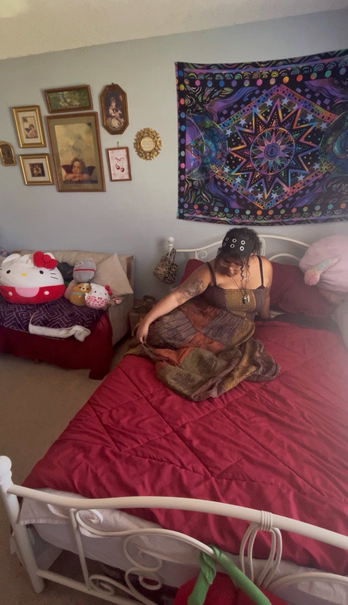 digidelilah's tweet photo. in my room ฅ^•ﻌ•^ฅ https://t.co/Go37yqAQsM