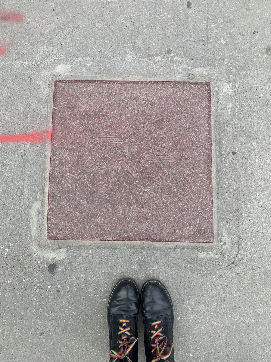 mrphoquette's tweet photo. My other top squares besides david and rachel (only the ones across from the royal alexandra theatre cuz we had a musical to catch, more soon , and some are blurry cuz I was rushing or I’d have donald sutherland, my goat) https://t.co/T3oc5AWfVD