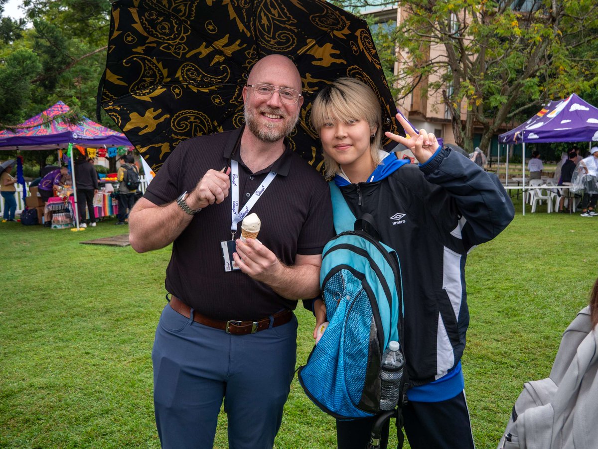 UQCollege's tweet photo. That’s a wrap on this year’s Mid-Year Mexican Fiesta! 🎉🪇

What an amazing celebration with a live mariachi singer and traditional dancers bringing incredible energy throughout the day 💃🎶 https://t.co/MIGj8ppgoZ