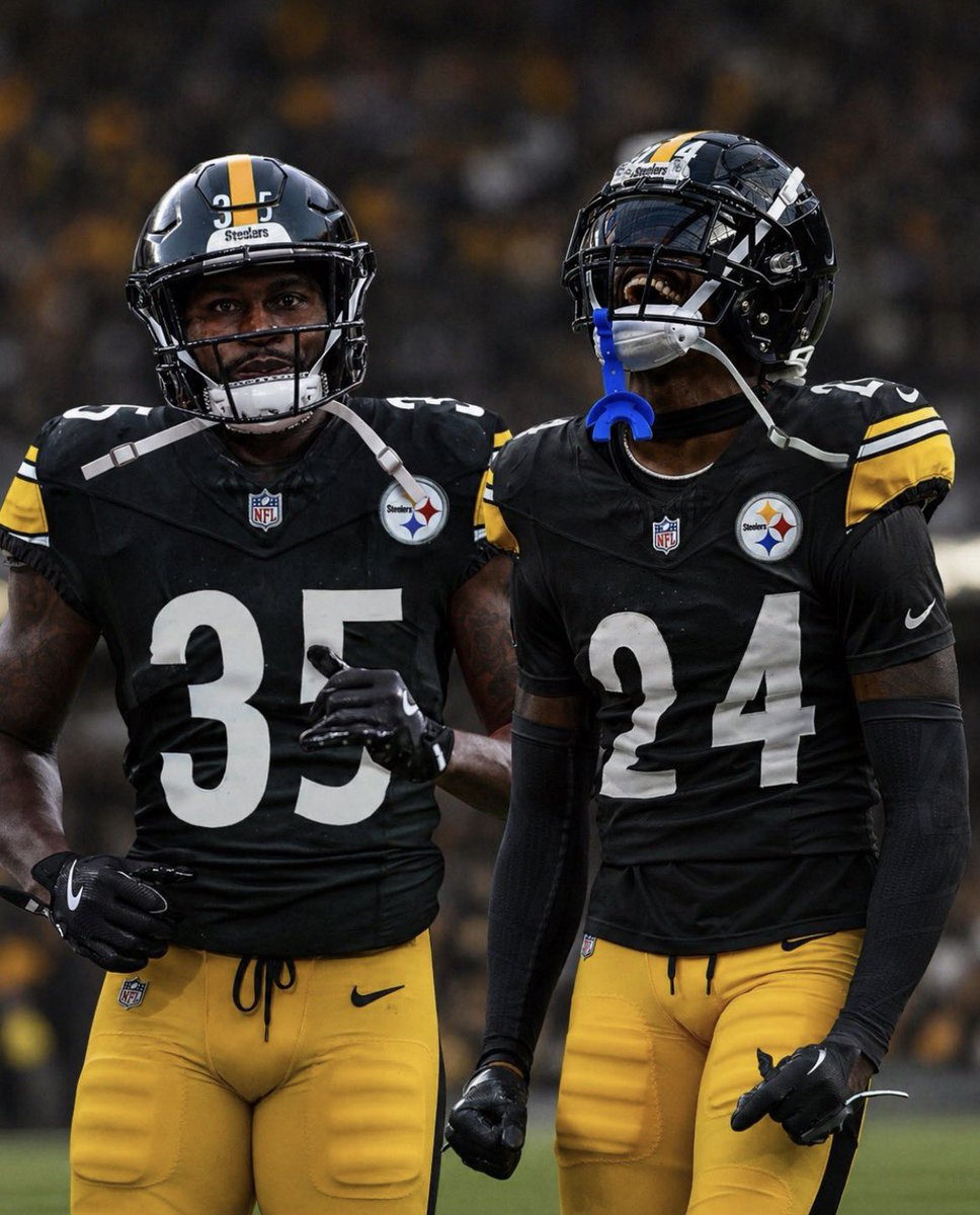 LockedByJPJ's tweet photo. NFL really gave us two elite dbs 😂 https://t.co/jg8RD6x9I6