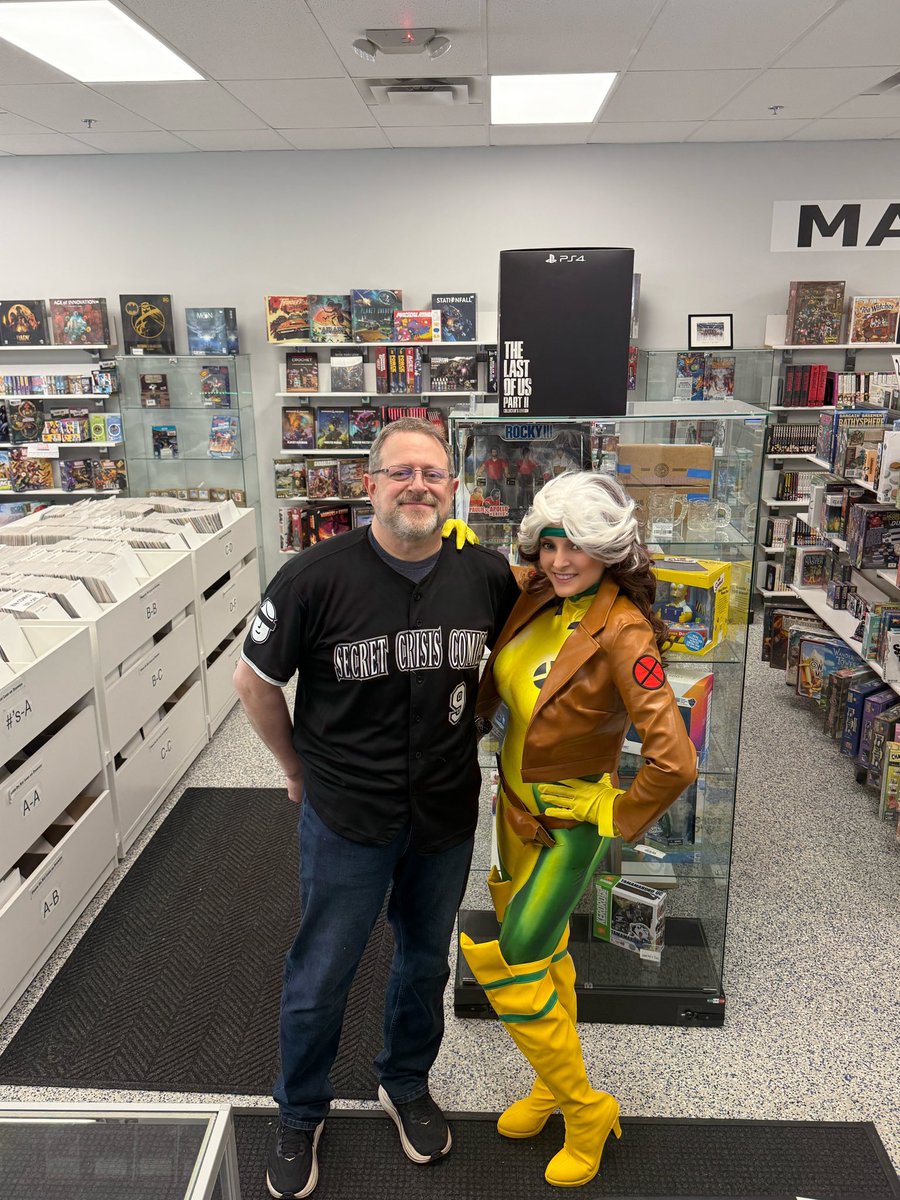 amhcosplays's tweet photo. Photos from #FreeComicBookDay at @thesecretcrisis! I had a great time talking to the customers, especially the little kids who were very surprised to see a real-life superhero! 💚💛 I picked up a quartet of new comics to read, too. Thank you so much for having me, Secret Crisis! https://t.co/ar0wgAAuFv