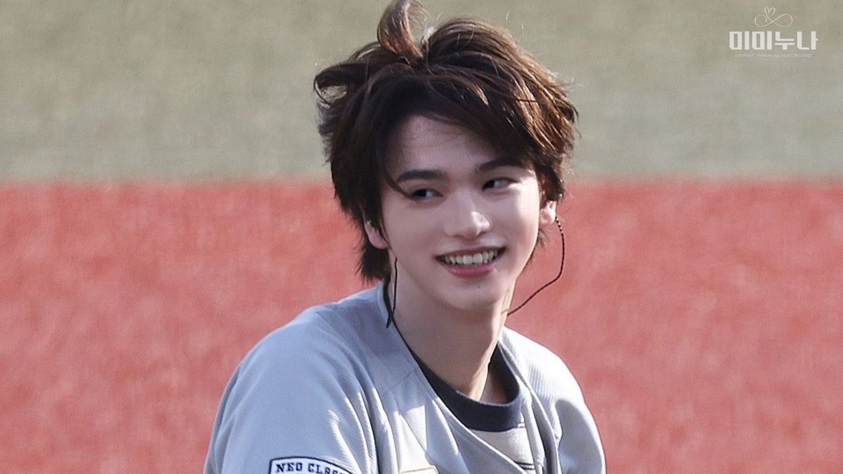 shinyulvrs's tweet photo. life because these real images of shinyu at a baseball game exist https://t.co/jG74DN4gRi