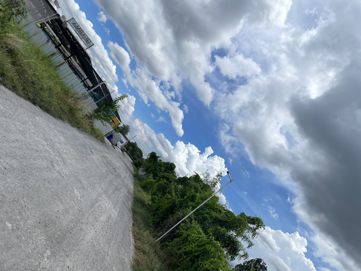 rv138's tweet photo. 宿の周りなんもねー。駅遠い。 https://t.co/bBPXk8A0KA