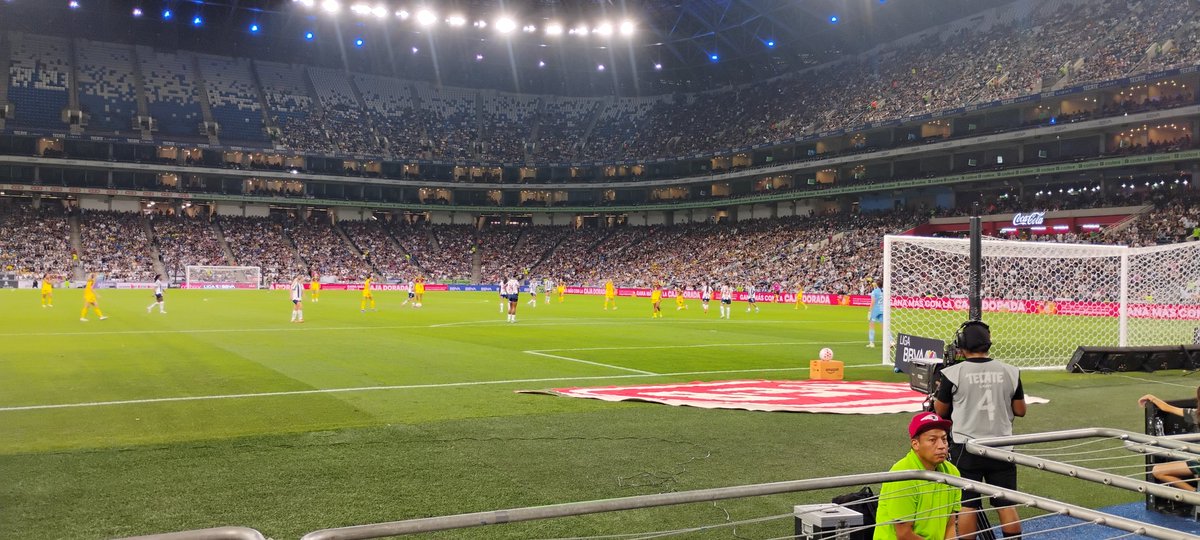 ESCARENIO's tweet photo. @LigaBBVAFemenil Y empezaron las ayudas Pal América jajajajase acabó el puro balón con el 1 -0 https://t.co/BbO36UBR3o