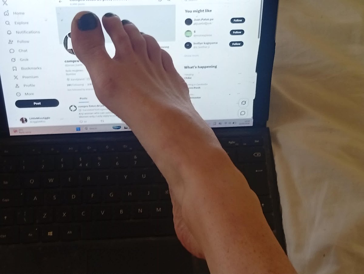 JiggleMiss's tweet photo. @jonas_barre Hi Jonas,I sell lots of intersting content, including all things feet. DM me for some exclusive private content..🤫🙃
- Long &amp; Slender (Brunette,5foot 11)
- Size 43 shoe
- Elegant Arch
- Prehensile Toes: toes that can grab and pick up objects
- Perfect Size for your mouth https://t.co/nZLcpqemaS