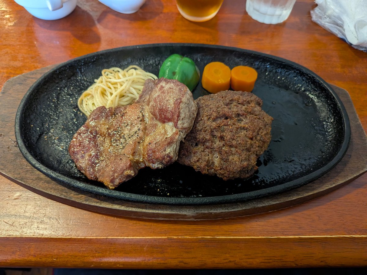 もろほろ tweet media