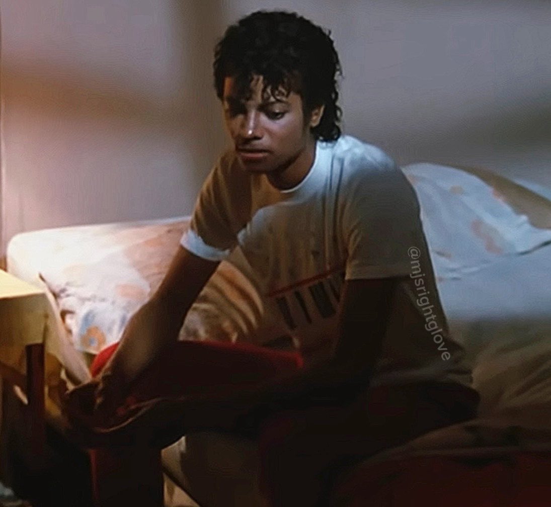 mjsrightglove tweet media