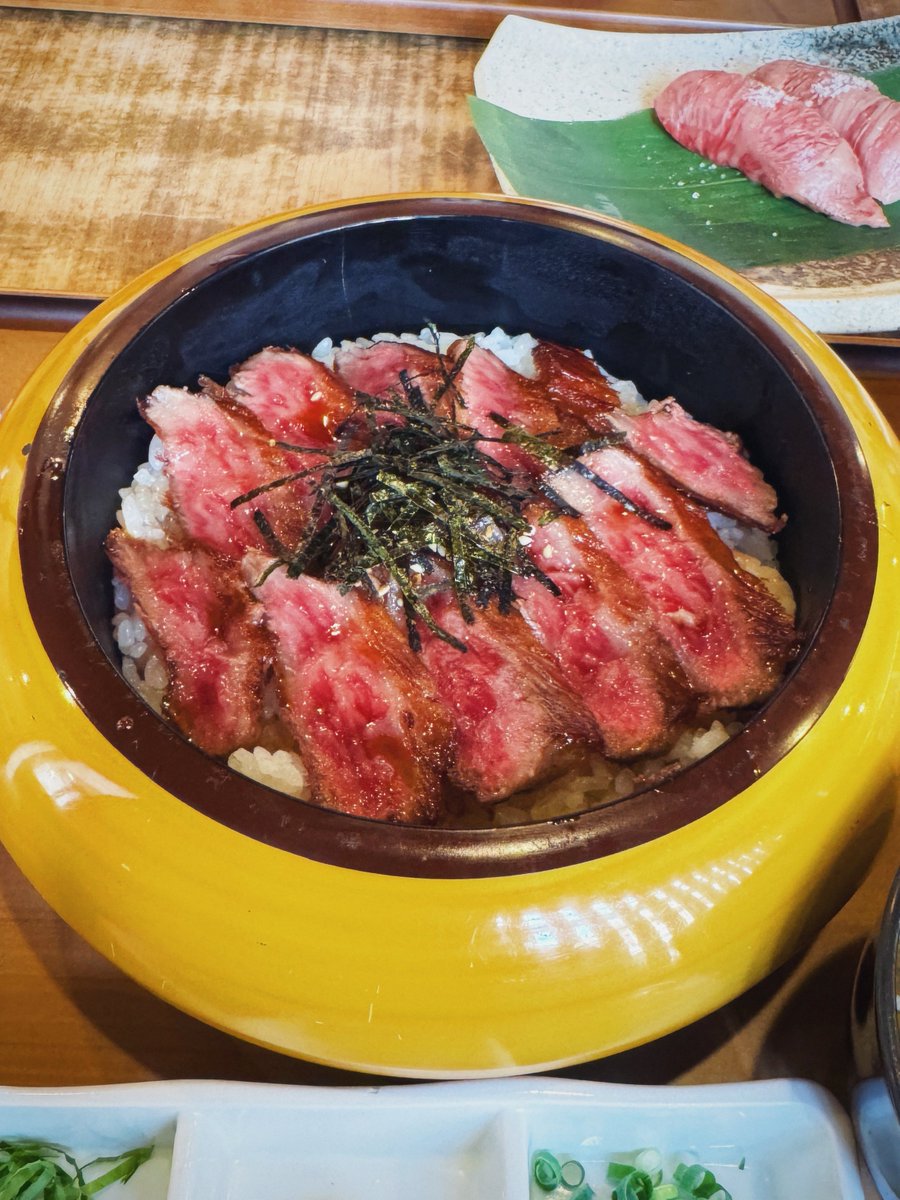 theendroll_next's tweet photo. こんにちは(ΦωΦ)ฅ
天国の友達へ送る歌ができたので聴いてください
エモくて悲しい曲です
ゆとりゆっくりゆずりあい安全運転
んで火水に飛騨高山&amp;白川郷に遊びに行って来ましたリフレッシュ
週末もごゆるりと
https://t.co/mvYiu3jtWN https://t.co/XHhRhKkqED