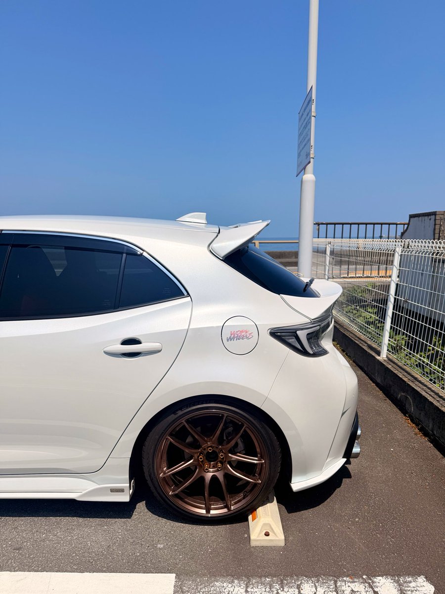 r_corospo's tweet photo. 久々に洗車できたのでドライブ🚗
オーシャンビューのすき家
なんかいつもより美味しく感じる😋
#カロスポ
#カローラスポーツ https://t.co/zDZbcF9hJD