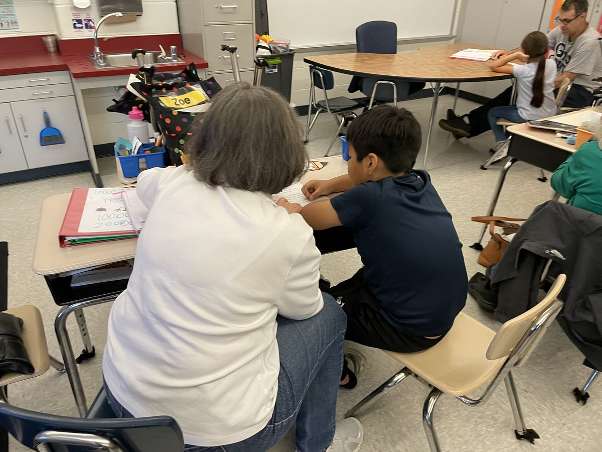 GloriaJCSL's tweet photo. 2nd and 3rd grade @HHESHUSKIES in our #letsread program have been getting 1-1, individualized reading tutoring instruction 2 days a week for a total of 3 hours each week since October. #germantownglobal @CSconnect_MCPS https://t.co/w19o4otRGI