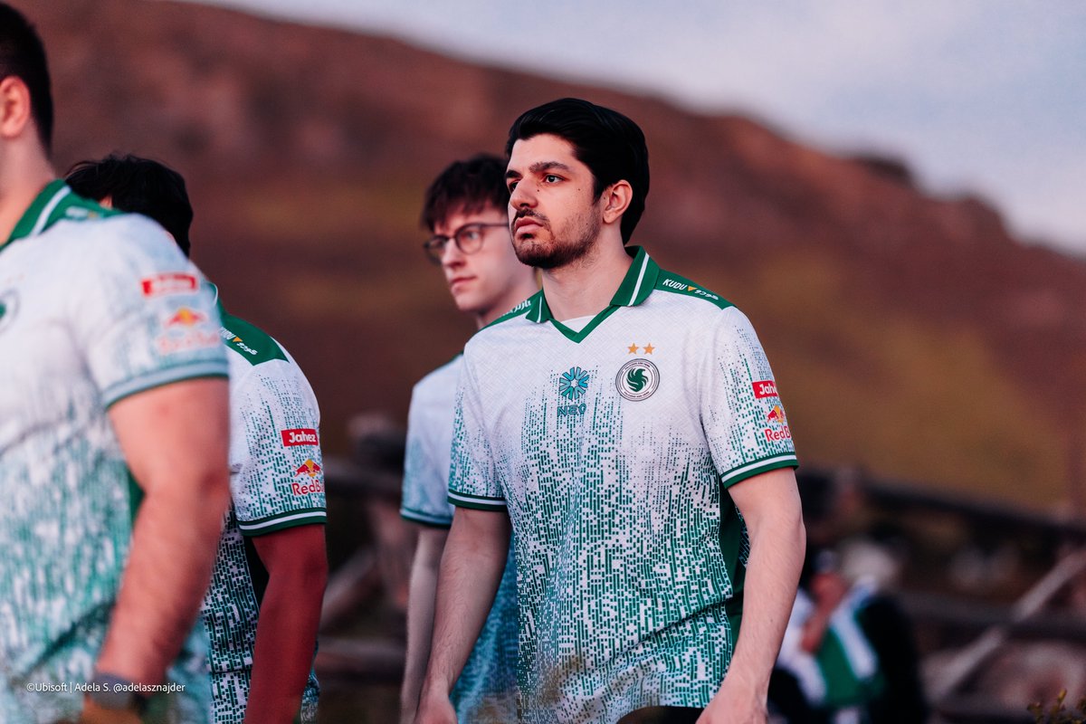R6esports's tweet photo. Sun's up. https://t.co/UoA5wmXWja