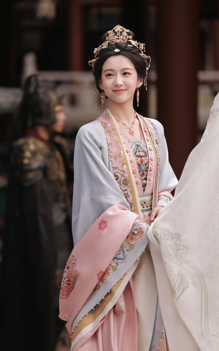 forshangen's tweet photo. 📸 • 260515 — Bao Shangen Studio Update 

🌙【 Bao’s share 】

Carefree little princess 👉🏻 Resilient and pure Ashina 👉🏻 Mysterious and gorgeous beauty ✨ Li Yaoying’s more identities &amp; skins~ Awaiting unlocking 💖

#IntheMoonlight #BaoShangen #包上恩 https://t.co/CvwKxzXqRG