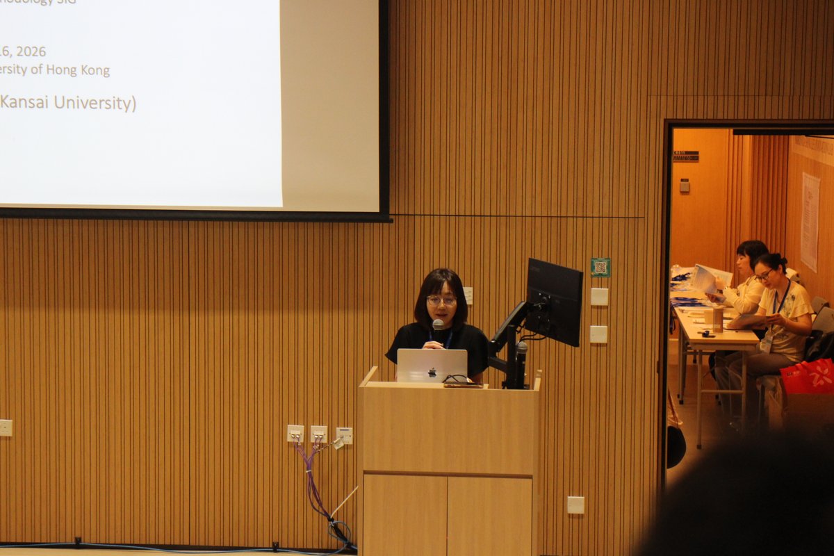 ni_mo1028's tweet photo. ALS-Methoken 2026、新谷奈津子先生(関西大学)によるKeynote 2 "Language Exposure and Metapragmatic Knowledge"に参加しています。
#ALSMethoken2026 #AppliedLinguistics #SecondLanguageAcquisition #methoken https://t.co/Ey767FbT6p