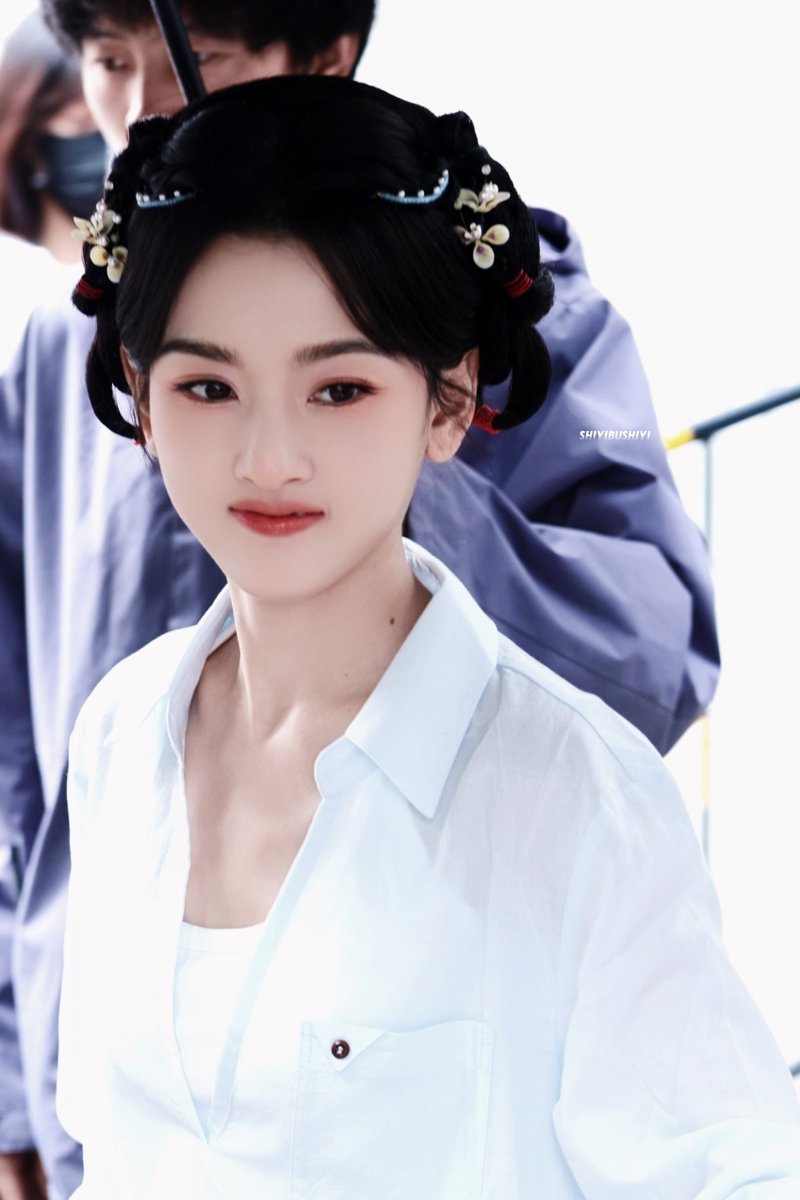 Song Zuer 宋祖儿 updates tweet media