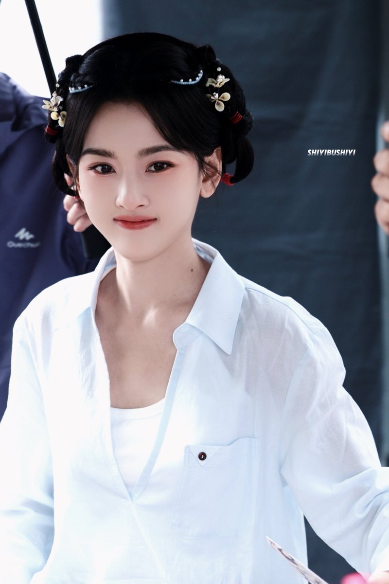 Song Zuer 宋祖儿 updates tweet media