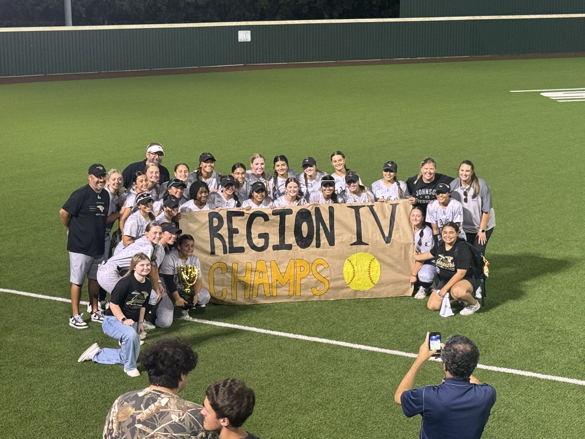 CoachLMoffett's tweet photo. Congratulations @JohnsonJagsSB @uiltexas 6A Region 4 Champions -#LetsGo @DustyGibbs18 @CoachCarlin @Coach_Akina @JhsJags https://t.co/jfgV1CRAq8
