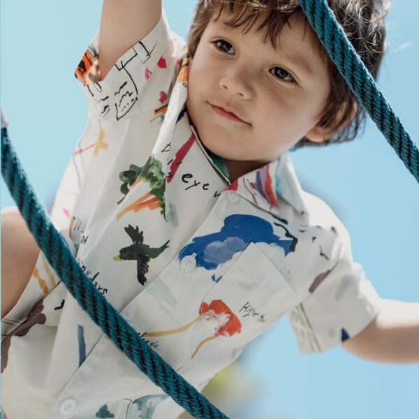 haruulala_orga's tweet photo. ーNEWー
HELLO,
SUMMER COLLECTION
《セットアップ対応》半袖シャツ（90cm-110cm）
🔗https://t.co/CeM4CIBgWa
¥4,290 (税込)

衿元は開き過ぎず、コンパクトなサイズ。上品さと少しの可愛らしさが垣間見える開衿シャツです。自分でも留めやすいサイズと形状のボタンで、お着替えも楽しく取り組めます。