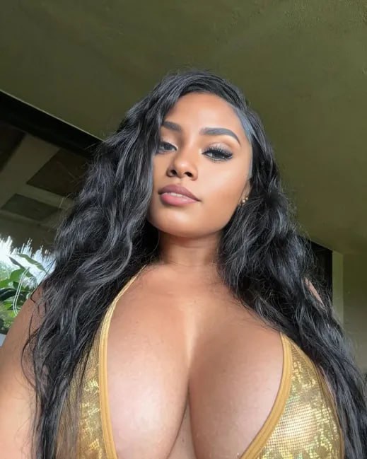 paulaxmurphy's tweet photo. nude version in comments https://t.co/UVFRgjTiGa