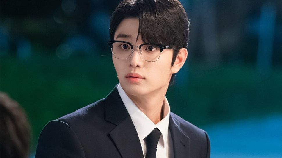 joochocoo's tweet photo. In fact, the filming gap between Kang Ji Hwon and Shin Soonrok was only about one month.

The Art of Sarah was filmed from December 2024 to May 2025, while Yumi's Cells Season 3 was filmed from June 2025 to October 2025. Even with such a short gap between productions, Kim Jae Won successfully separated Kang Ji Hwon and Shin Soonrok into two completely distinct characters.

You can’t see Kang Ji Hwon’s aura in Shin Soonrok and vice versa. It genuinely feels like watching two entirely different people, even though they’re played by the same actor.

#KimJaeWon