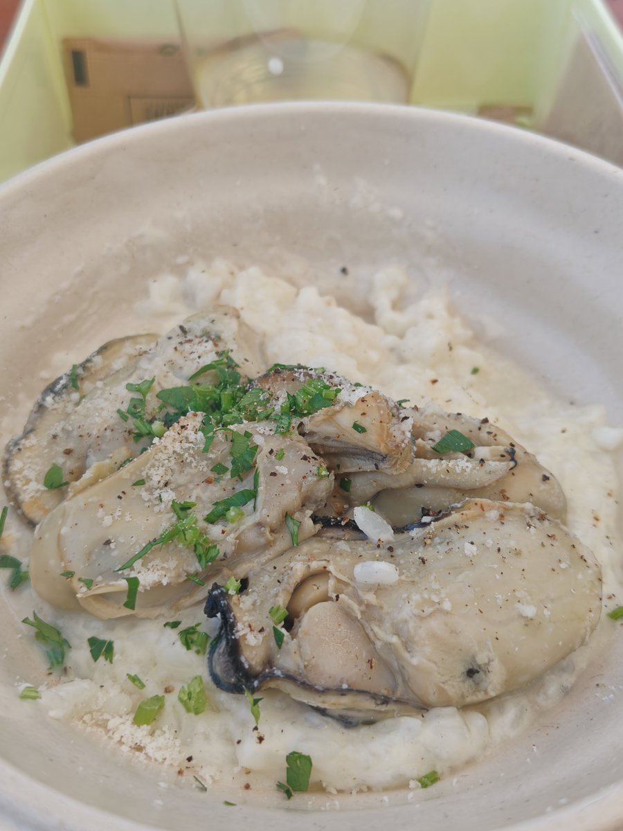 guchigooooo's tweet photo. 牡蛎がプリンプリンでめっちゃ美味しいのはもちろんのこと、とにかく味が美味しい✨️
スパークリングの後のビールにも合うぅぅぅ
100ドラ来る人、全員に食べて欲しい🤭

#deliciousmuseum #thanks #メリプリンチペッサ銀座店 https://t.co/Sxa69wDh9a
