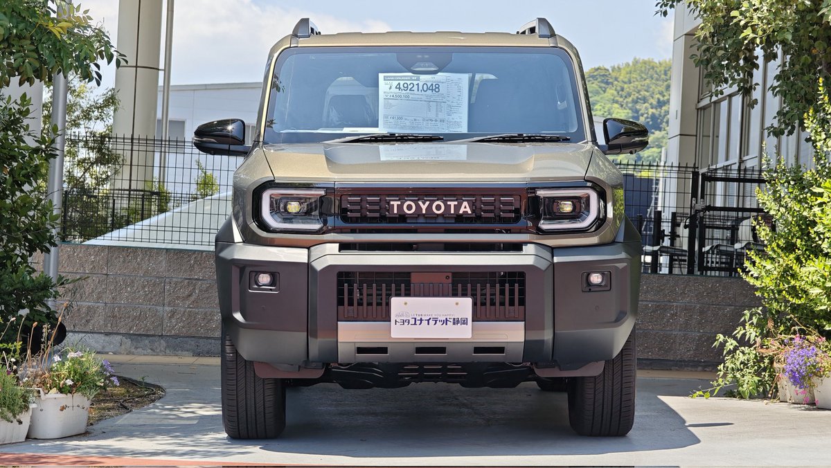 ランクルFJ オキサイドブロンズメタリック 車高が高くて存在感ありますね！