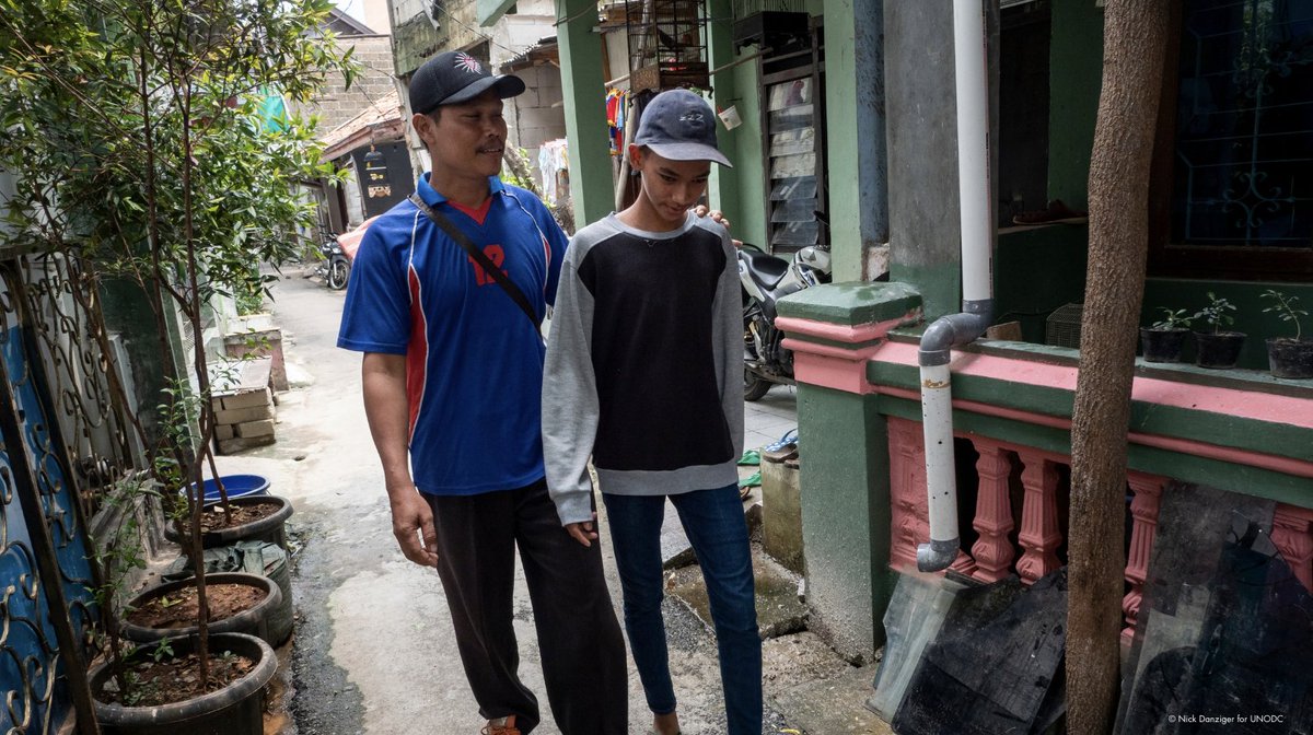 UNODC_PTRS's tweet photo. Improved #family functioning through elements of #familytherapy for #adolescents with #drugusedisorders can foster #recovery.
On this International #DayofFamilies, let us celebrate our families and deliver #familyoriented #treatment & #care for all.
#TreatnetFamily https://t.co/xaF4lXzkM2