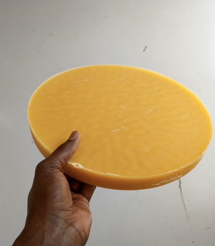 karatungahoney's tweet photo. Looking for quality beeswax? 

Pure, natural beeswax from Kara-Tunga Honey Center in Karamoja perfect for candles, skincare, crafts, and more.

Order yours today 

#Beeswax #KaraTungaHoney #Karamoja https://t.co/DYnpZ9zF1e