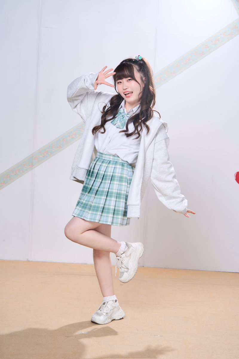 コメント専用 お嬢様はバンドがやりたい 今回もコラボチェキございます！ 菜花的