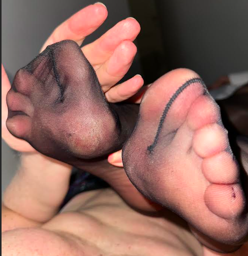 ITALIANDOMINAT1's tweet photo. 🔃Repost if you love My nylons 😋

👅

#RT🔃 wanna b My sub .

 #Mistressmilano #femdom #sissy #chastity #dominatrix  #mistress #cuckold #denial #PadronaMilano #virtualdomination #slave #MistressMilano https://t.co/1xhvLiJZ24