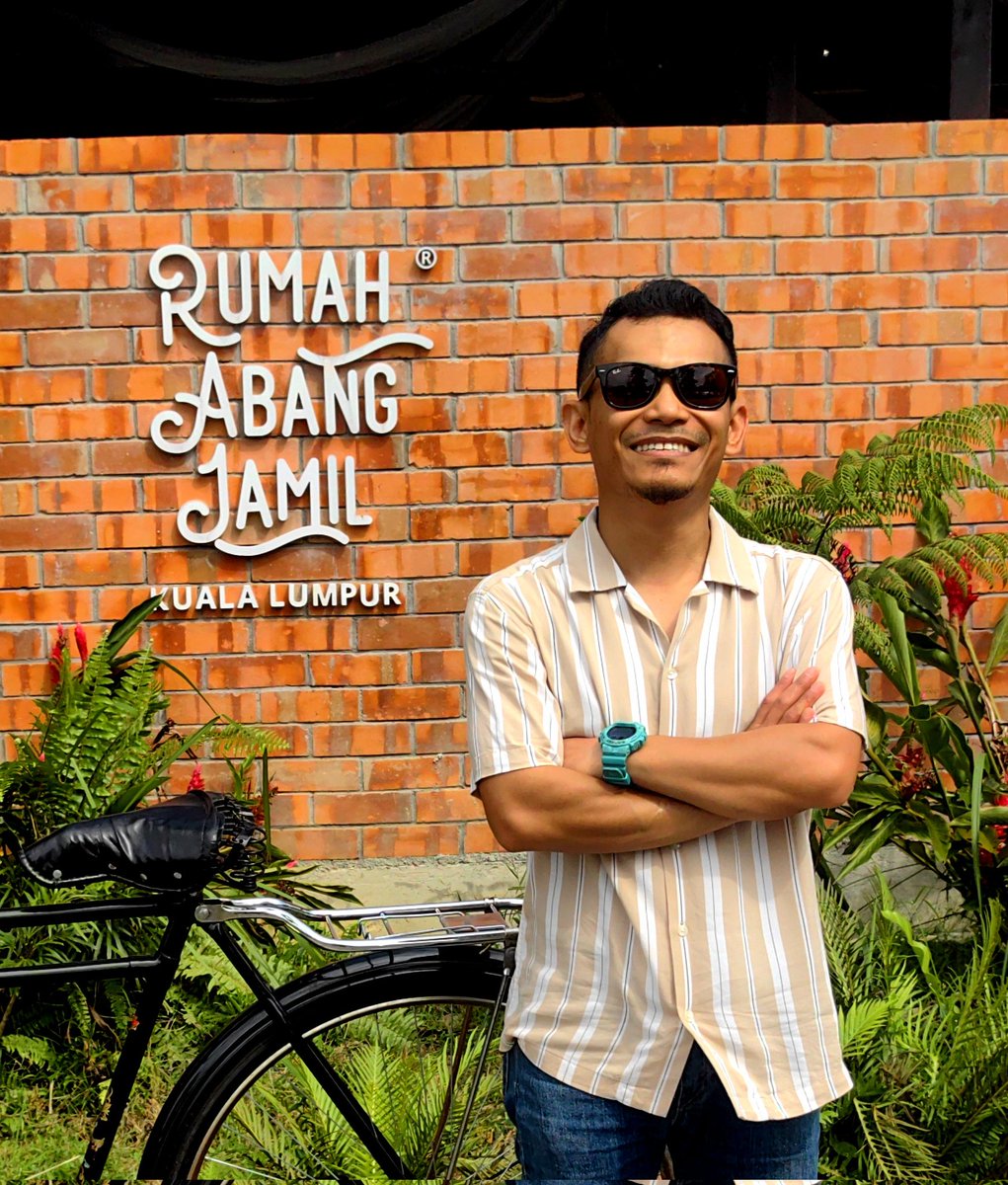KuAshriq's tweet photo. Officially 37 today https://t.co/HK4R3Nd4Ul