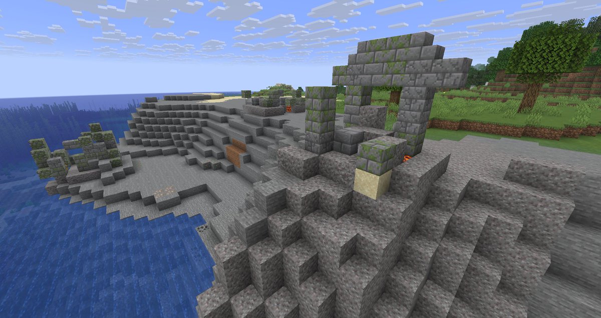 ThisGreenDingo's tweet photo. Wanted to check out the new #Minecraft snapshot... since when did beaches get these cool ruins? 

Seed: -9172430325524082349 Version 26.2 Snapshot 7 https://t.co/2OglRElUz5