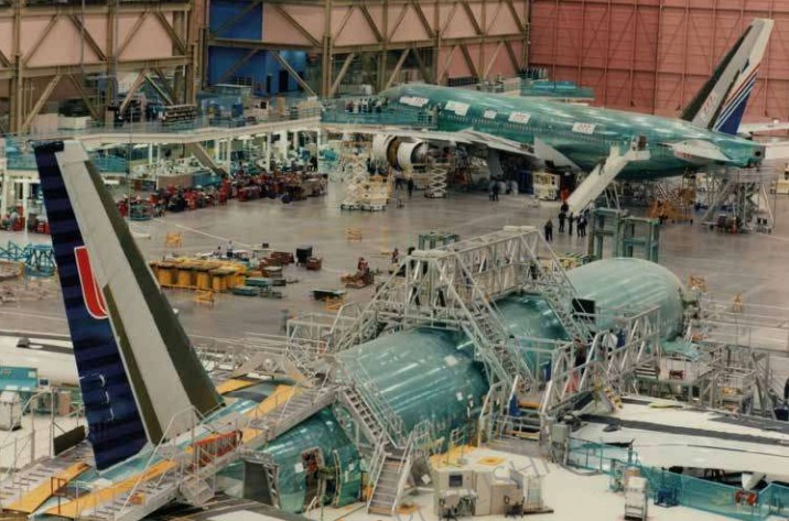 AvWeekGuy's tweet photo. As Boeing marks the 31st anniversary of the first 777 delivery, Alan Mulally, the leader of the original aircraft development project has teamed up with aviation author Dan Dornseif to produce a definitive and fascinating history of the jetliner’s story. https://t.co/4GRNpgV50r https://t.co/tgA31SRzRd