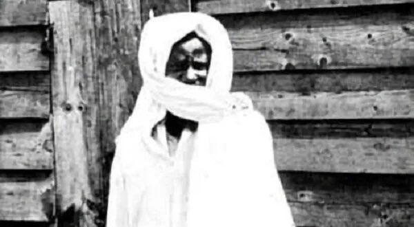 mourid_post's tweet photo. « Celui qui ne maîtrise pas son âme sera dominé par ses passions. »

#Xassida_Nahju
CHEIKH AHMADOU BAMBA https://t.co/3uomp2rhmo
