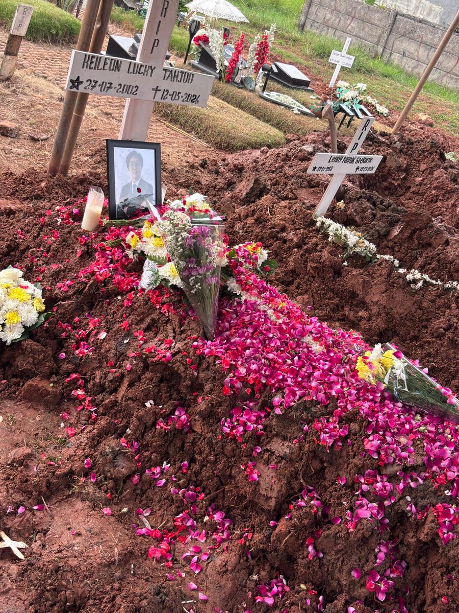 siapsalahdeck's tweet photo. Rest in love, koko sayang https://t.co/GbwKbkDTYH