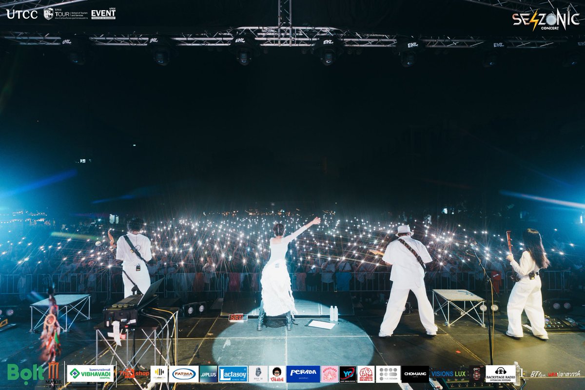 Se4zonicConcert's tweet photo. ถัดมาเป็นโชว์ที่ละมุนและตราตรึงใจจากพี่ๆวง Asia7🌸🌤️
ขอบคุณชาว SE4ZONIC ที่ร่วมเดินทางไปกับบทเพลงของพวกเราท่ามกลางบรรยากาศสนามหญ้าสุดชิลล์ ไว้พบกันใหม่นะ 🎸✨

ติดตามข้อมูลเพิ่มเติม
se4zonic.concert (ทุกแพลตฟอร์ม)

#ASIA7
#SE4ZONIC_CONCERT #ทุกฤดูคือเรา
#EVENTUTCC #UTCC https://t.co/eKJTAciElQ