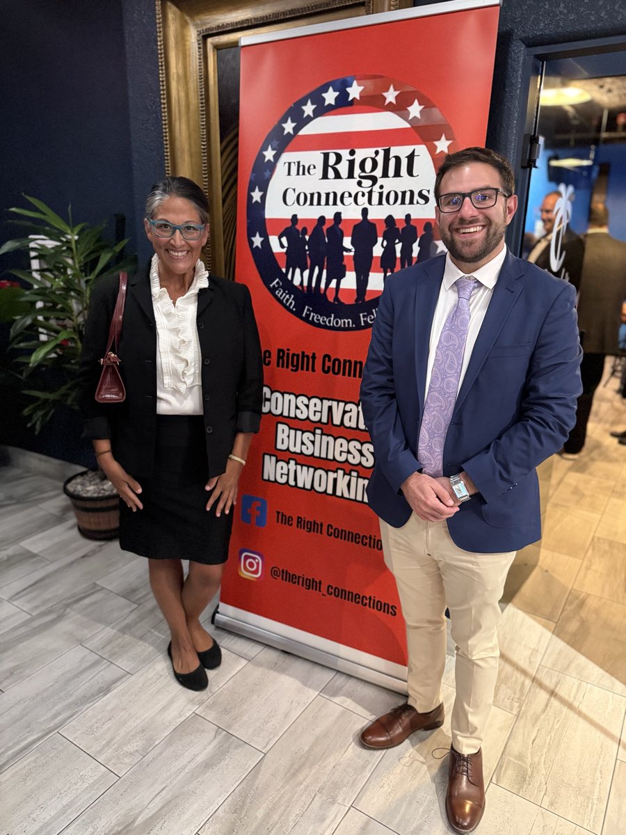 iAmLauraHartman's tweet photo. Community change-makers in @RepLuna district at tonight’s business networking event hosted by The Right Connections 🇺🇸 

🗽 https://t.co/8npMz7iuDb 

@BenjaminRRoy @vincent_nowicki @GayRepublicSwag @RedStarSuicides https://t.co/6HE2he0A6R