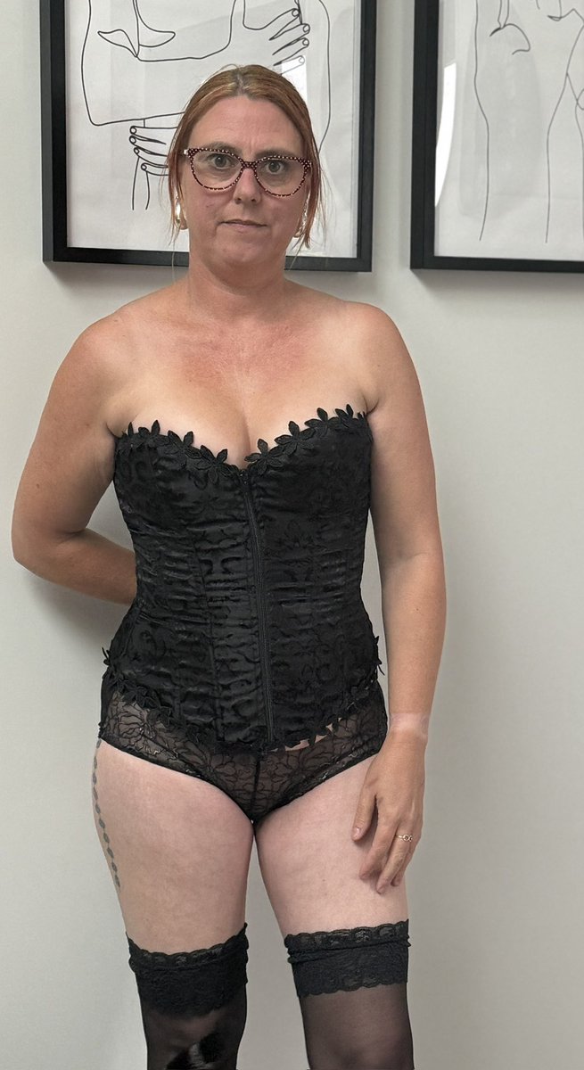 HotMilf45 tweet media