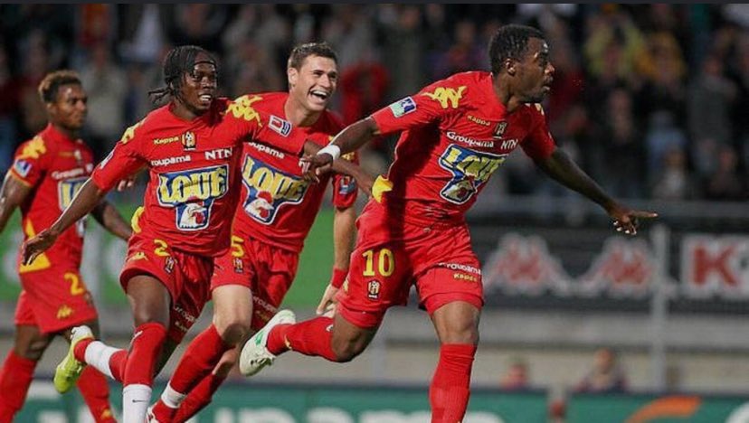 LeMansFC_Actu's tweet photo. 🇧🇷✨ Le futur Grafite ou @tuliodemelo9 au Mans FC la saison prochaine ? 👀

✈️ Le coach manceau a confirmé un voyage d’1 semaine au Curitiba avec la cellule de recrutement pour superviser plusieurs joueurs du Coritiba (9 ème de D1)

💼 Un club également lié à OutField !

#Mercato https://t.co/aXxfEwwYfh