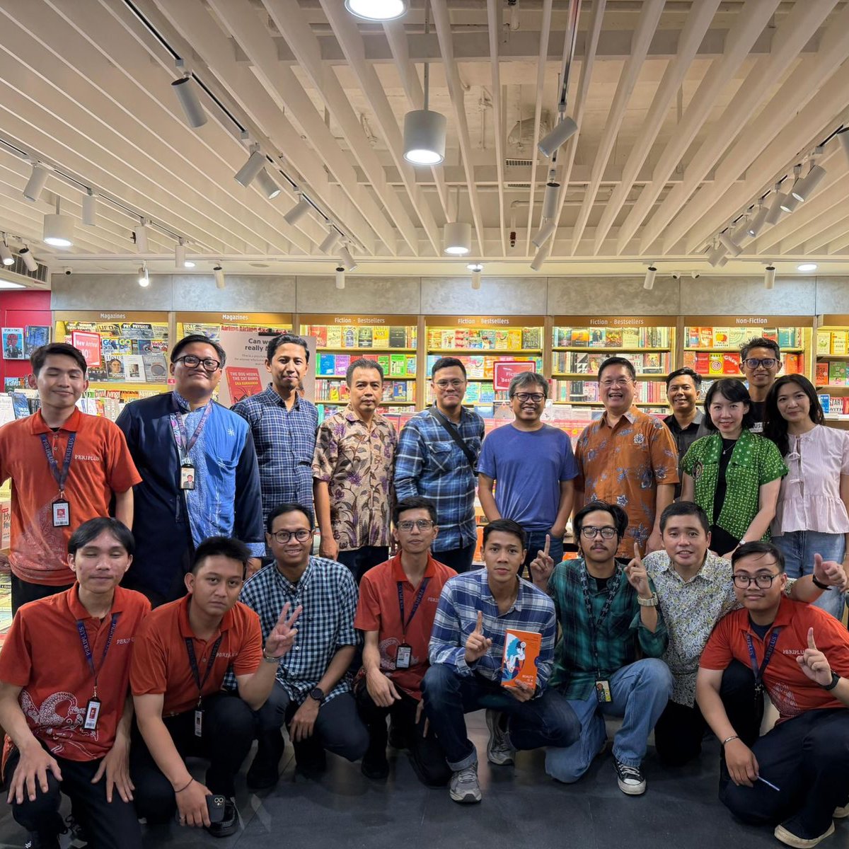 Periplus Bookshop tweet media
