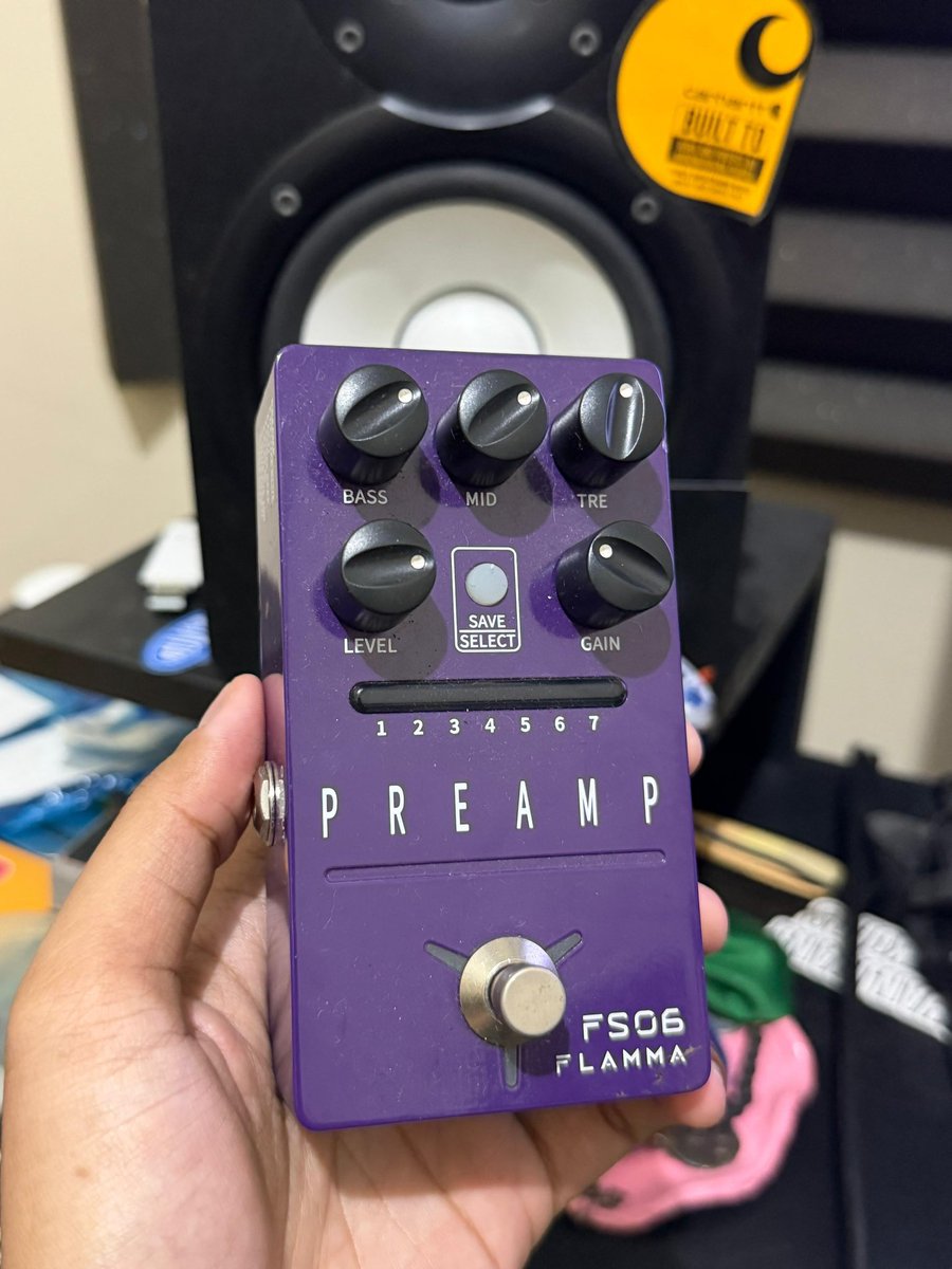 toomuchzeal's tweet photo. WTS alias dijual Flamma preamp. Sangat membantu buat panggungan masa kini yg banyak sistem direct. Full aman buat kita ye bahkan udah drop test di jalan tol aja aman. Video di twit dibawah.

Harga 850 nego, free ongkir sampe suriname. Cod di Bekasi galaxi lesgo https://t.co/P7cC9XuTVn