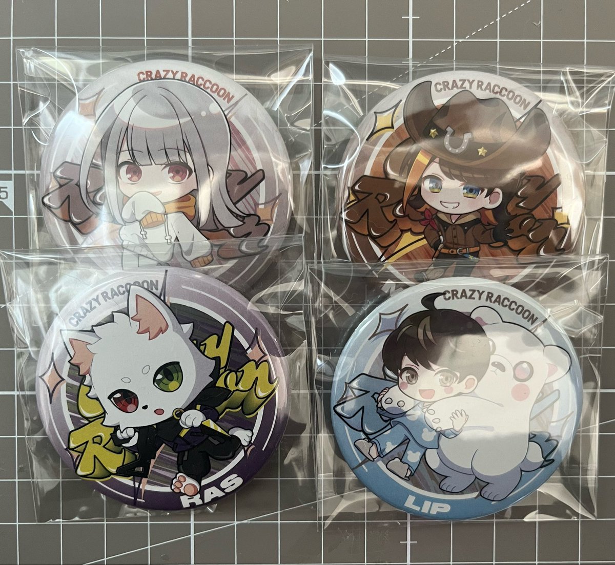 YYms2021's tweet photo. CR フェス　ストア　缶バッジ　ランダム　交換　譲渡
譲　画像のもの
求　🐹/🎈/🐰🧚/➕/🍨or定価+送料
異種交換可能
郵送交換希望
お気軽にお声掛けください https://t.co/hr5XQylPOn