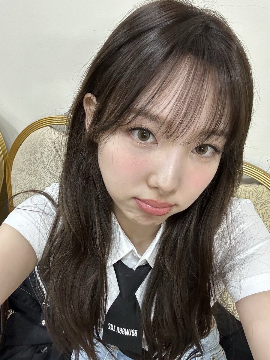 imnayeonarchive's tweet photo. https://t.co/msnaKUjz60