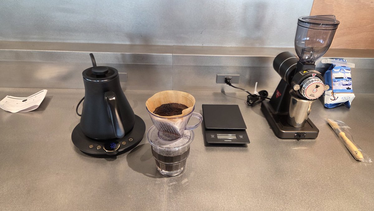 428_TM's tweet photo. 仕事のためにコーヒーを飲むのでこれは業務です https://t.co/2dY0vNyzBQ