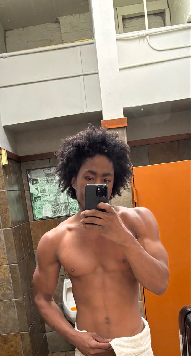 meetmylong's tweet photo. Homeless &amp; need my car fixed some food to eat a hotel room to stay in till my cars fixed and I can stay in that. Maybe some extra money that I can use to trade 📈 to make some extra money and get out this situation. I got Apple Pay and chime if you’d like to help out. REPOST! https://t.co/eeliiAWsKA