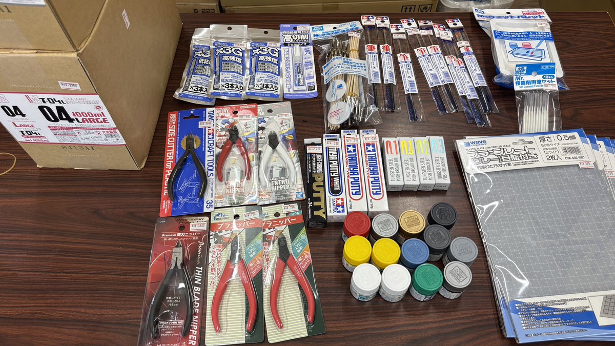 模型用工具、塗料など入荷しました